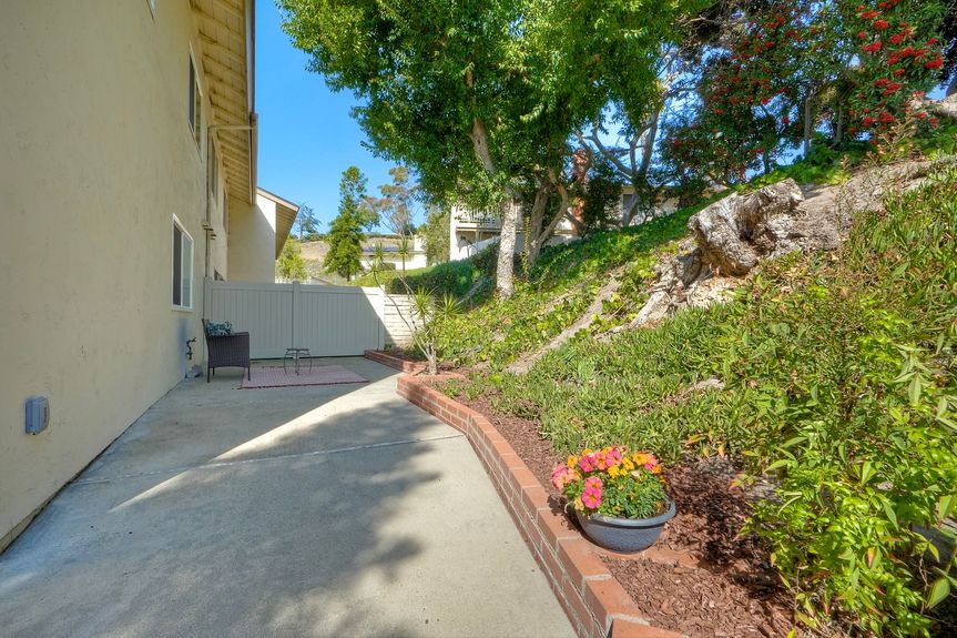 33_harvard_dr_3686_mls