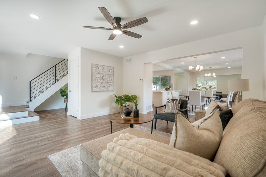 6_harvard_dr_3686_mls