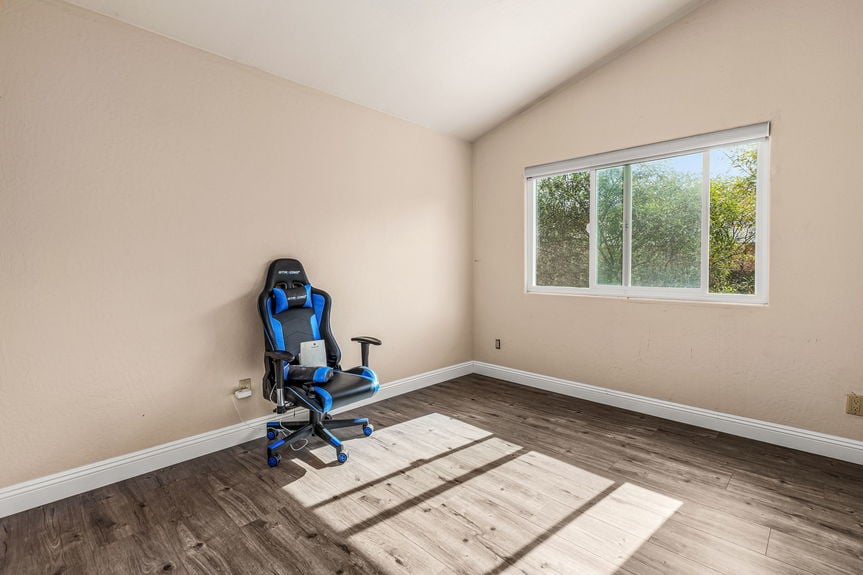 24-web-or-mls-5304-lavade-ln