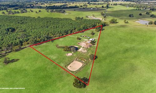Titus County 8-Acre Horse Property with Ar…