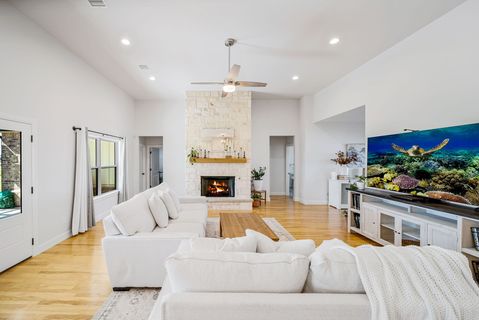 28-web-or-mls-QC-03867-min