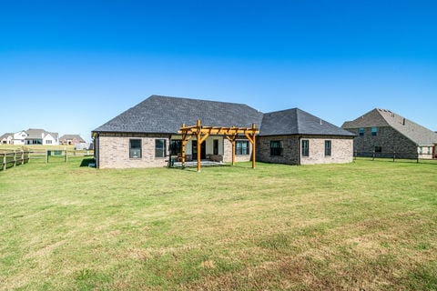 51-web-or-mls-QC-03998-min