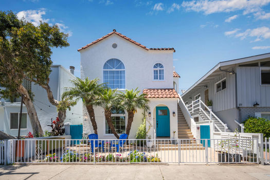 173 Santa Ana Ave Long Beach-large-002-006-Exterior 20 of 32a-1500x1000-72dpi