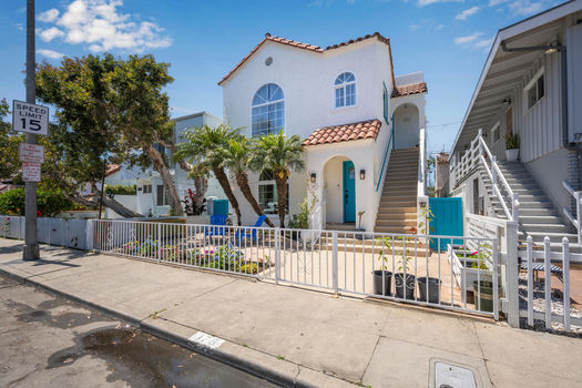 173 Santa Ana Ave Long Beach-large-005-008-Exterior 17 of 32-1500x1000-72dpi