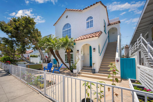 173 Santa Ana Ave Long Beach-large-006-015-Exterior 18 of 32-1500x1000-72dpi