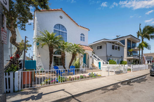 173 Santa Ana Ave Long Beach-large-008-001-Exterior 22 of 32-1500x1000-72dpi