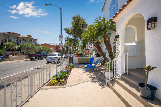 173 Santa Ana Ave Long Beach-large-013-002-Exterior 28 of 32-1500x1000-72dpi