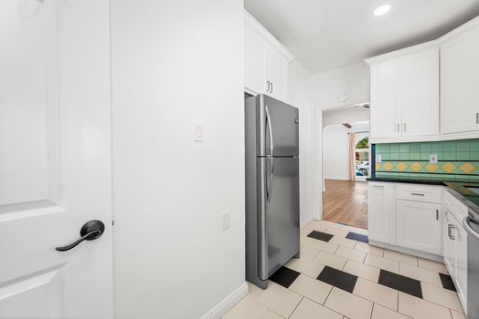 173 Santa Ana Ave Long Beach-large-021-024-DSC 7783-1498x1000-72dpi