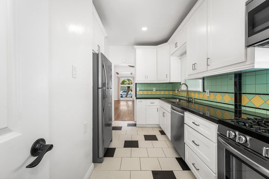 173 Santa Ana Ave Long Beach-large-022-031-DSC 7786-1500x1000-72dpi