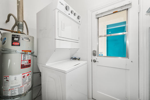 173 Santa Ana Ave Long Beach-large-026-030-DSC 7798-1500x1000-72dpi