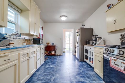 150 Upstairs Kitchen