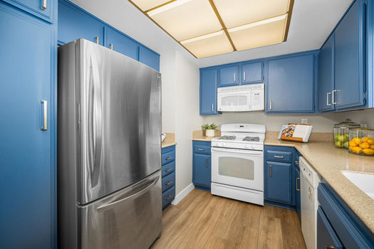 8777 Tulare Dr Unit 411H-large-022-042-DSC 4350-1500x1000-72dpi