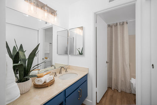 8777 Tulare Dr Unit 411H-large-036-038-DSC 4404-1500x1000-72dpi