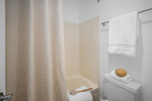 8777 Tulare Dr Unit 411H-large-038-047-DSC 4413-1500x1000-72dpi