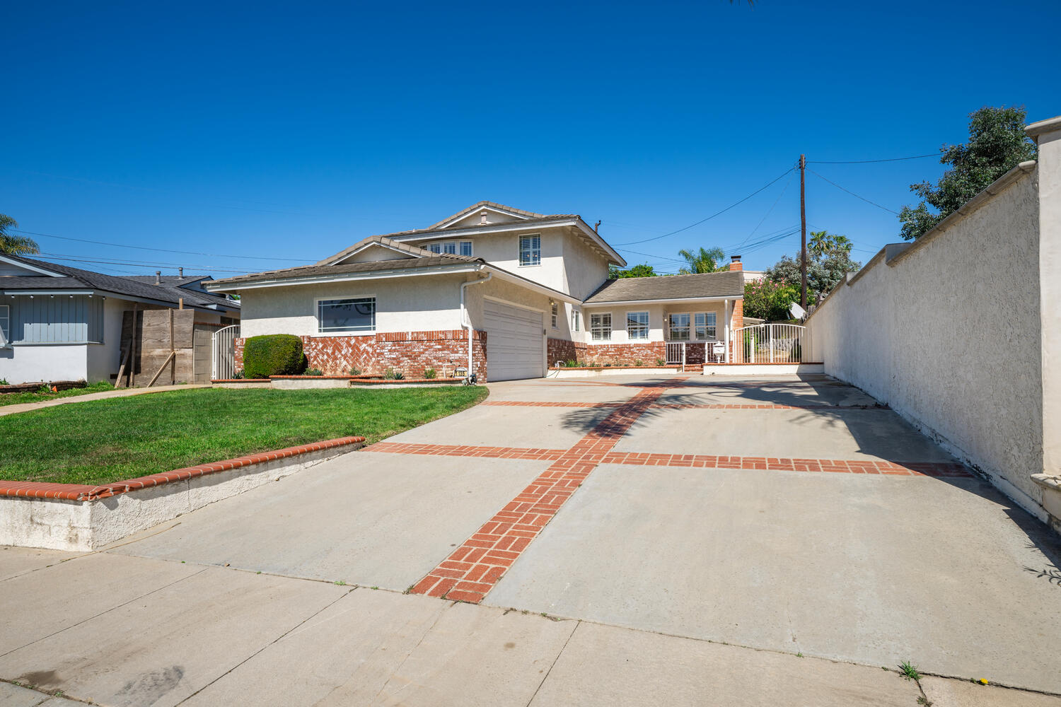 1135 Catalina Ave Front