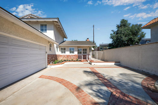 Exterior 55 of 71-017-025-1498x1000