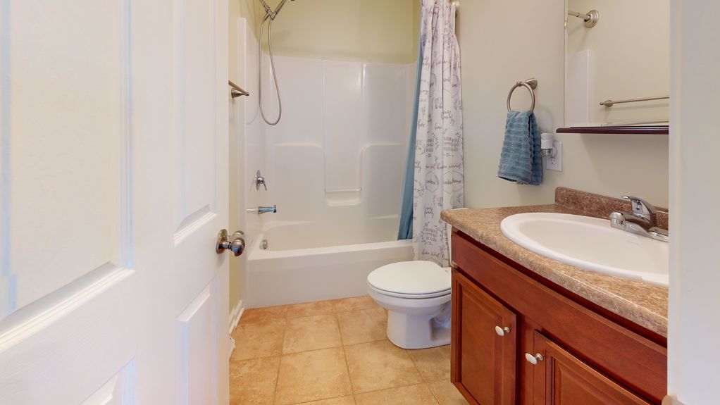 372-Cherokee-Dr-Bathroom