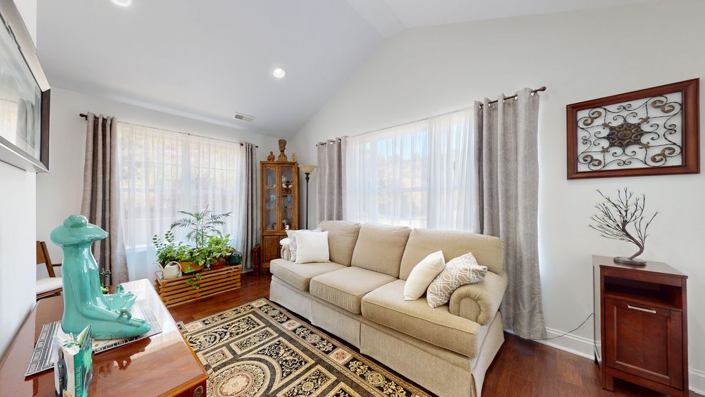 Den4_371-Saddlebrook-Rd-08312025_185916