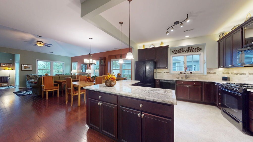 4-web-or-mls-553-Pioneer-10252025_135221