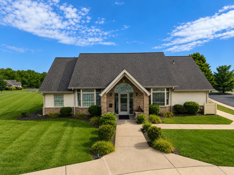 Steeplechase_Clubhouse_Summer