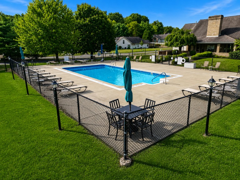 Steeplechase_Pool2_Summer