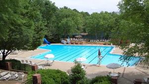 Lochmere_lake_pool_tennis_courts_003-400x300