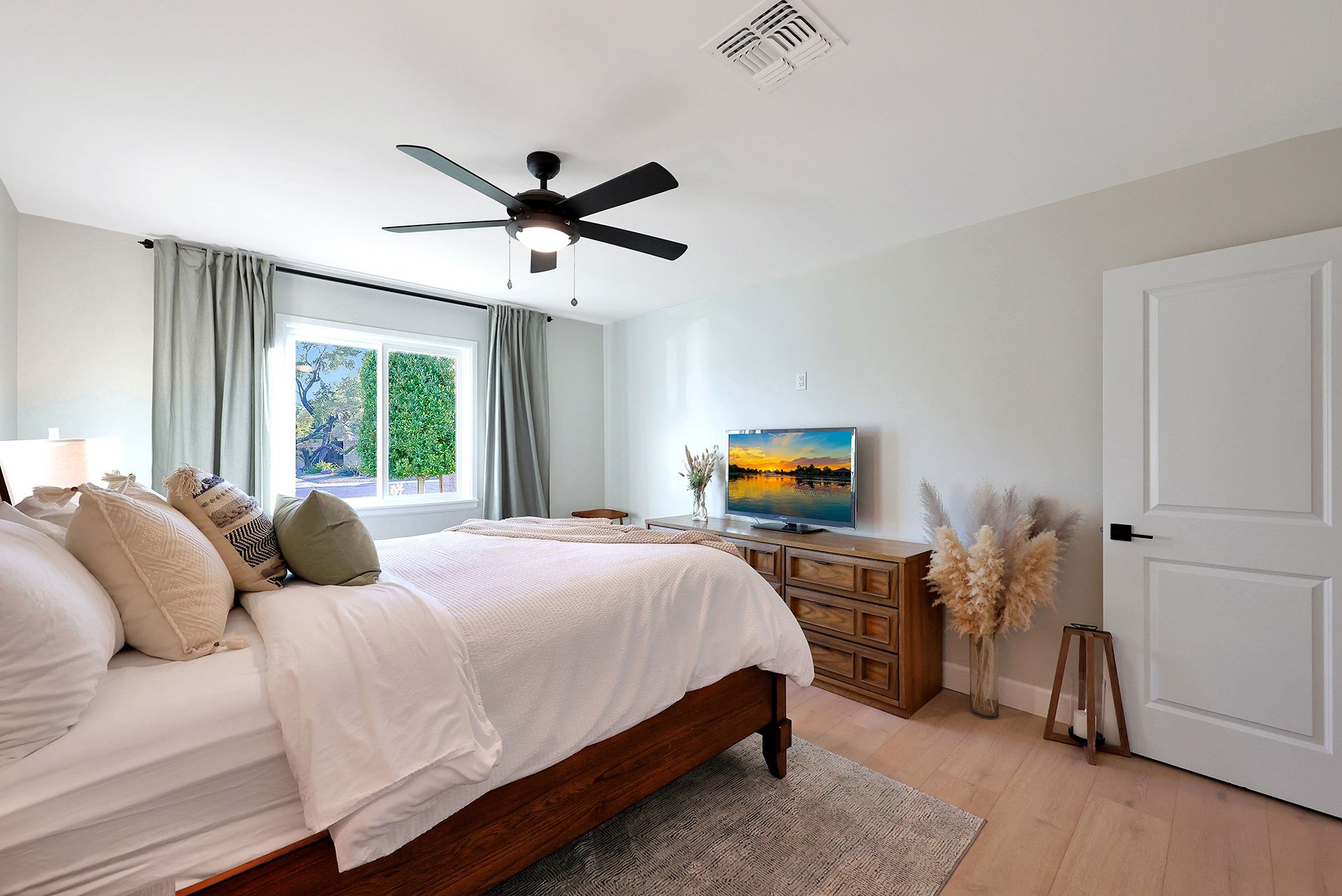 3832-E-YUCCA-ST_AFTER_BEDROOM-A