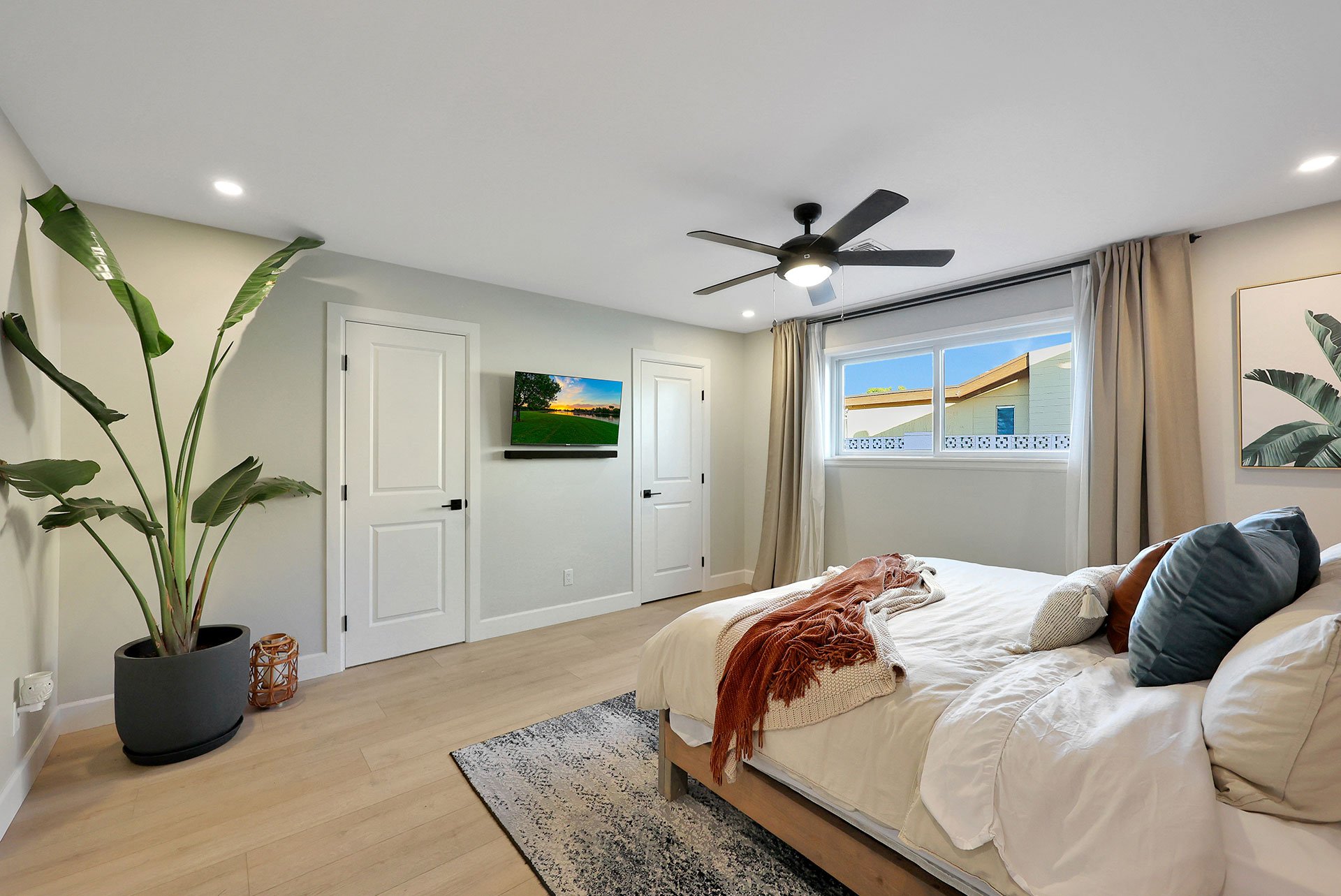 3832-E-YUCCA-ST_AFTER_BEDROOM-B