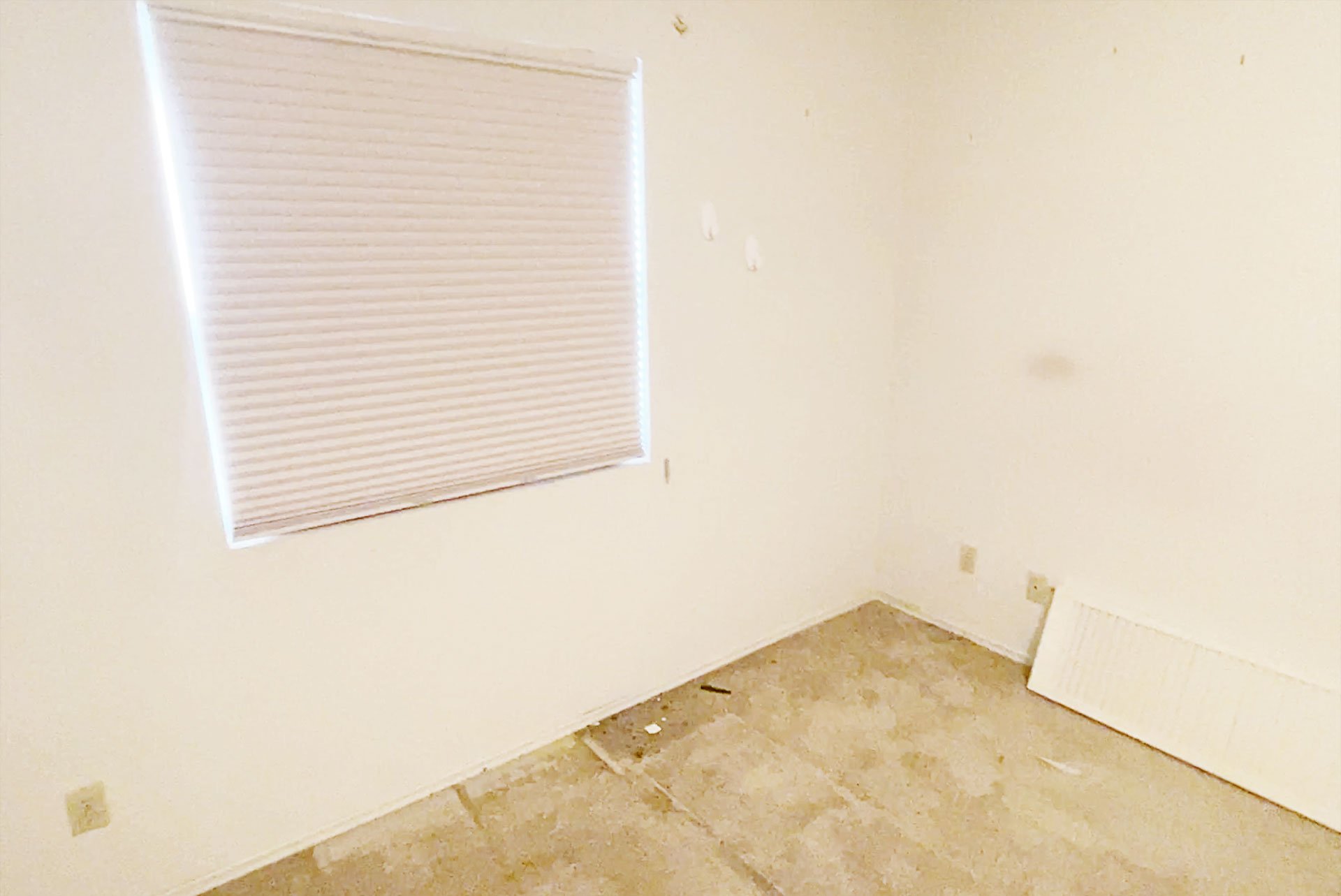 3832-E-YUCCA-ST_BEFORE_OFFICE