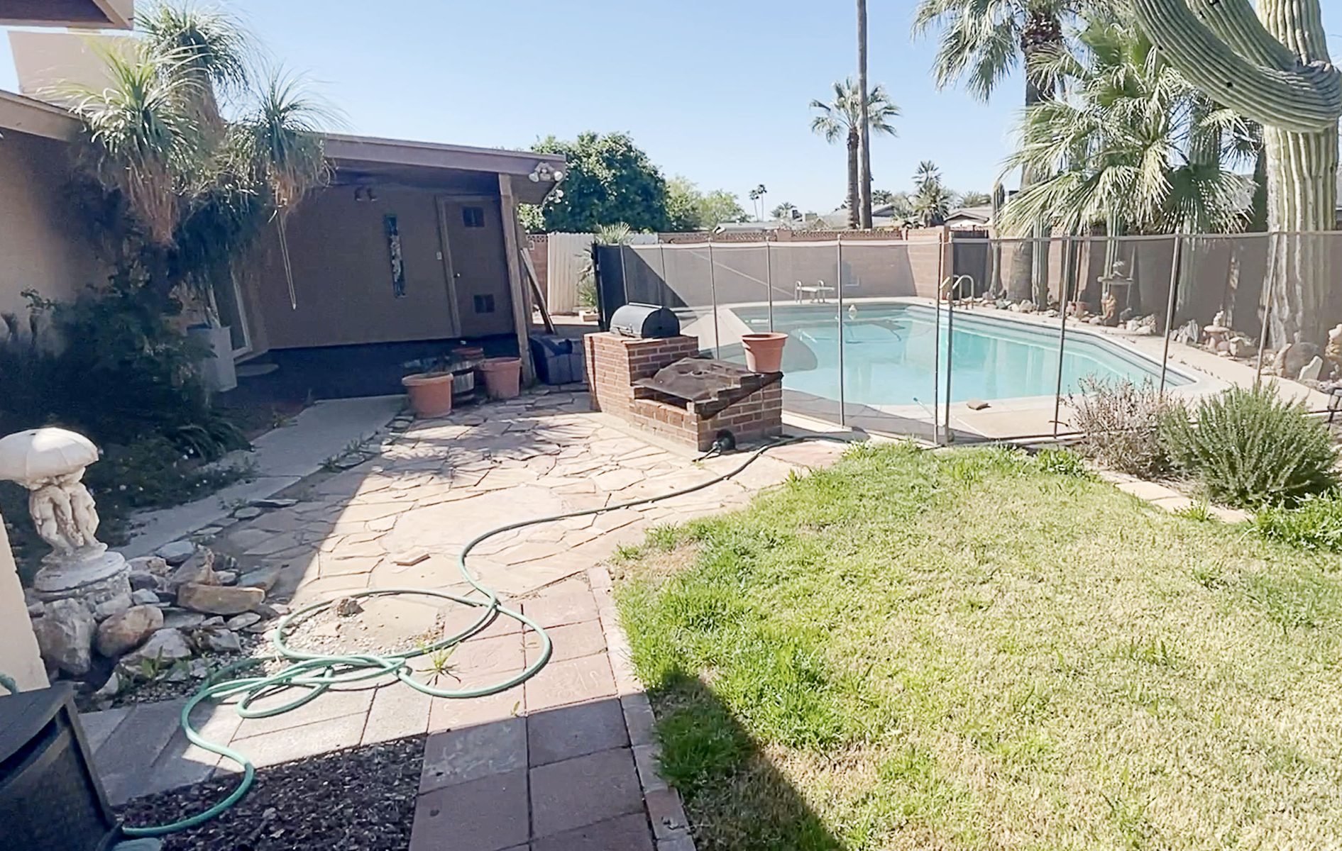 3832-E-YUCCA-ST_BEFORE_YARD2