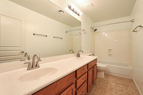 3005 W Donatello Dr_bath