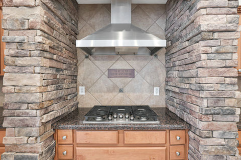 3005 W Donatello Dr_stove