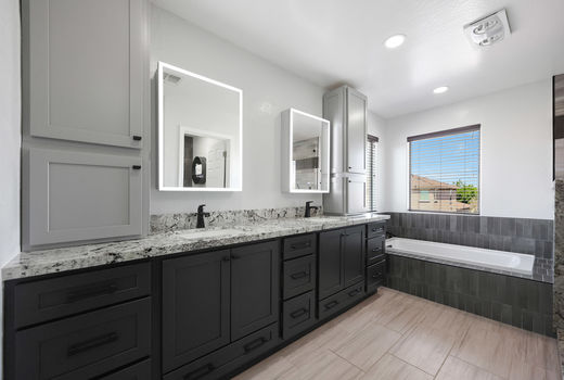 5030 W DESERT LN_bath