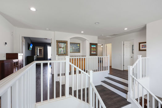 5030 W DESERT LN_loft