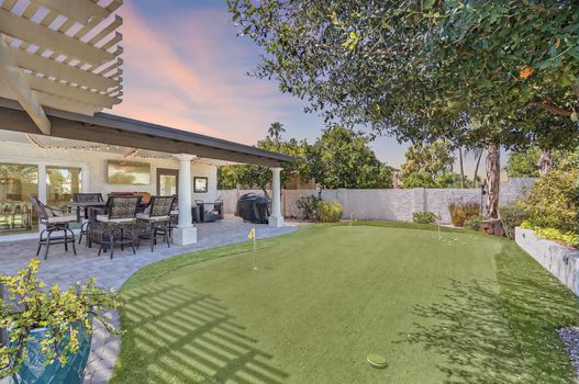 4434 E Beck Ln_yard 2