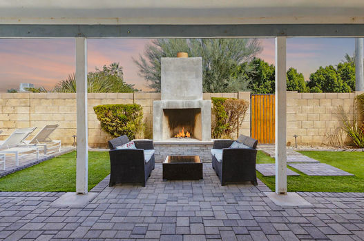 2126 W CAMBRIDGE AVE_yard