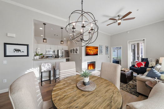 11640 N TATUM BLVD #3089 dining