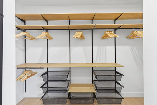 5819 E Redfield RD closet 2