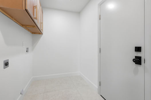 5819 E Redfield RD room