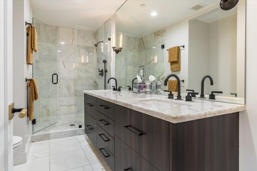 7742 E Buena Terra Way_bath4