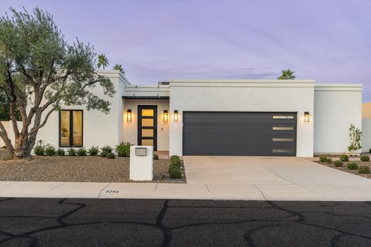 7742 E Buena Terra Way_front