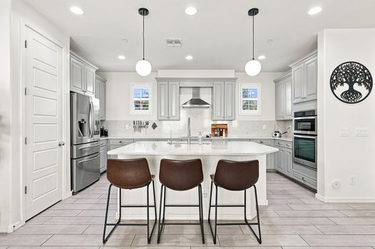 01 4636 E BECK LN_kitchen 1