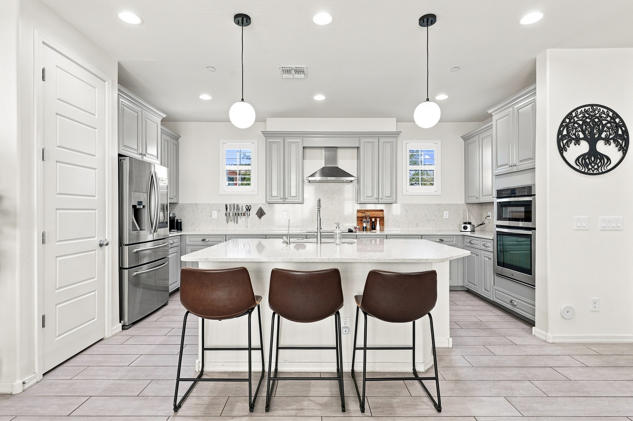 01 4636 E BECK LN_kitchen 1