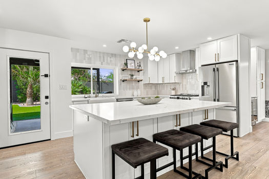 01 6748 E DREYFUS AVE_kitchen