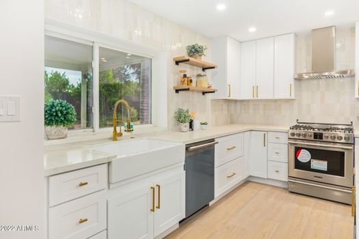 11 6748 E DREYFUS AVE_kitchen