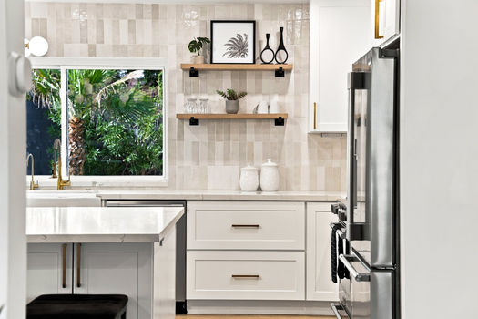 12 6748 E DREYFUS AVE_kitchen