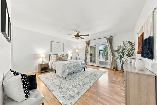 14 2606 E CRITTENDEN LN_bed