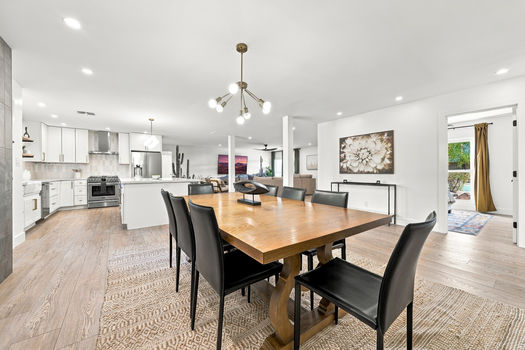 15 6748 E DREYFUS AVE_dining