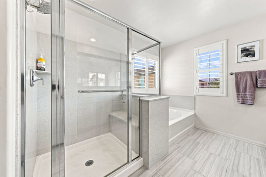 16 4636 E BECK LN_bath 5