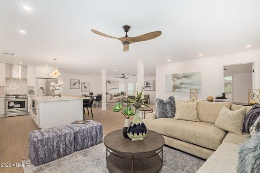 18 6748 E DREYFUS AVE_living room